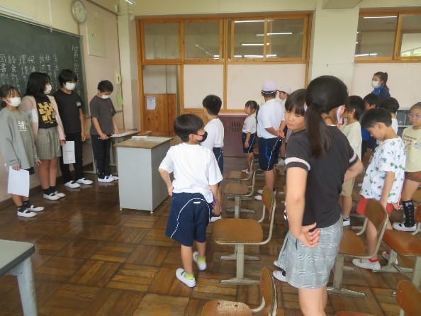 ③