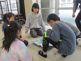 縦割り班で清掃と遊び
