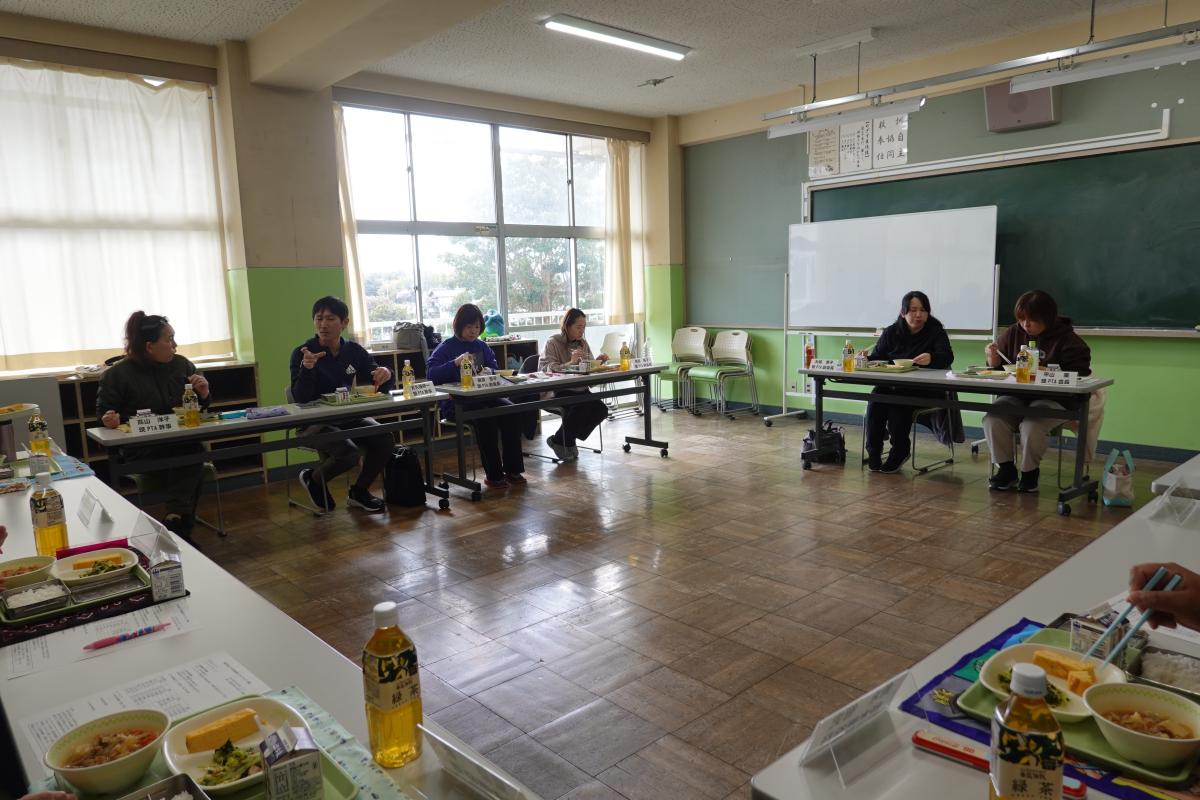 PTA本部役員　給食試食会