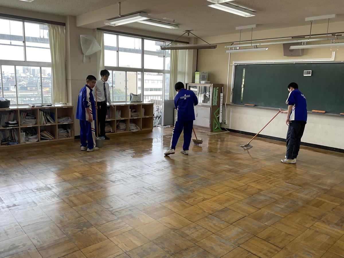 ワックスがけを行いました！