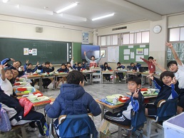 最後の給食　みんなで会食