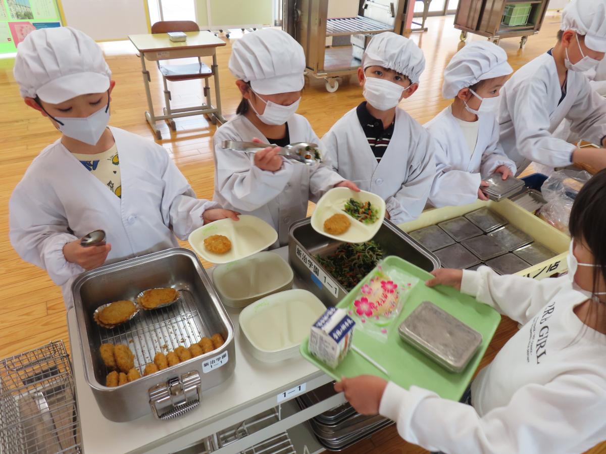 １年生給食スタート