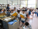 学校探検をしました