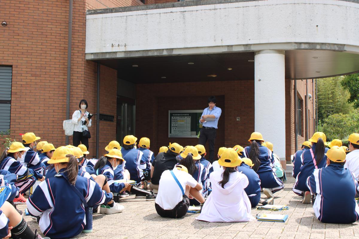 6年生　校外学習　上高津貝塚