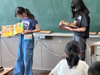 図書委員による朝の読み聞かせ（６月）